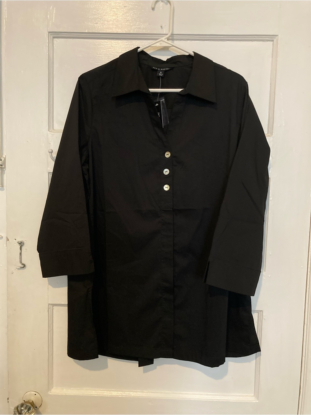 Zac & Rachel Black Three-Quarter Sleeve Button-Front Tunic Top
